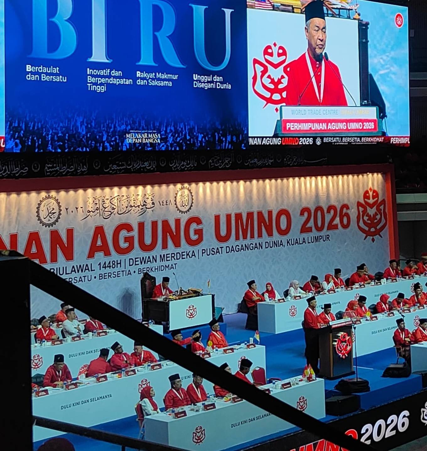 Rumah Besar Bangsa: Gelombang Biru Menuju Putrajaya